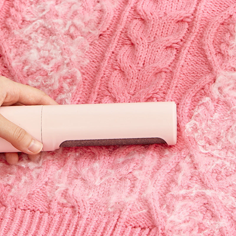 Cómo quitar el pelo de gato de la ropa y el sofá: 5 trucos que funcionan